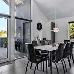 Gundrath - 1-4km From The Sea By Interhome