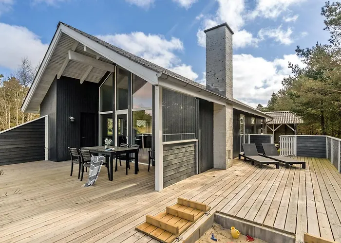 Gundrath - 1-4km From The Sea By Interhome